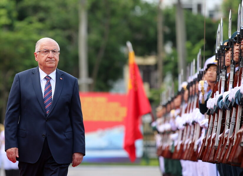 Μια τρύπα στο νερό τα ήρεμα ύδατα του Γεραπετρίτη