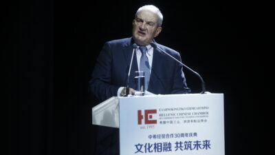 Στο ελληνοκινεζικό επιμελητήριο ο Κώστας Καραμανλής – “Άλλοτε είχαμε πολυδιάστατη πολιτική”, είπε