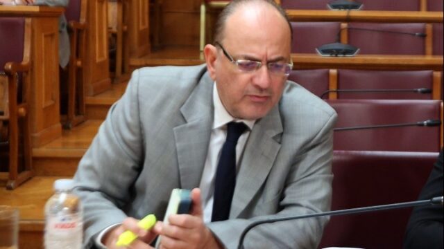 Όταν ο Μακάριος τα έβαλε με το τοτέμ του Κυριάκου!