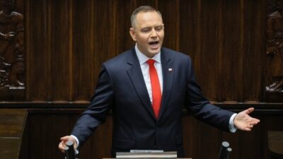 Πρόεδρος Πολωνίας: Δεν θα συναντηθώ με τον Όρμπαν λόγω της επίσκεψής του στη Μόσχα