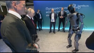 Ο Πούτιν συναντά το ανθρωποειδές ρομπότ που… χορεύει