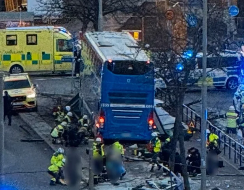 Στοκχόλμη: Λεωφορείο έπεσε σε στάση, αναφορές για τρεις νεκρούς και αρκετούς τραυματίες