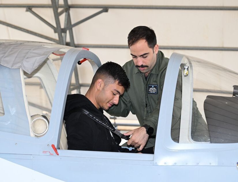 Πτήσεις Μαθητών με Εκπαιδευτικά Αεροσκάφη της ΠΑ