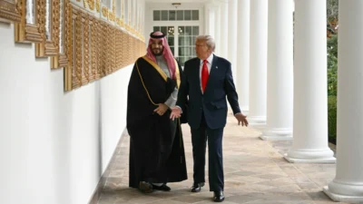 Ο Τραμπ υποδέχθηκε τον Μπιν Σαλμάν στον Λευκό Οίκο