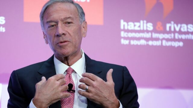 Τον θυμάστε τον παχουλό Πομπέο; Έσκασε μούρη στην Κύπρο αδυνατισμένος...