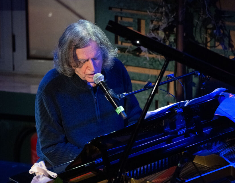 Γιάννης Γλέζος: «Αιώνιος Άνεμος» Ποιήματα & Τραγούδια, Τραγούδια & Ποιήματα. στο ΤΗΕΑΤRE OF THE NO