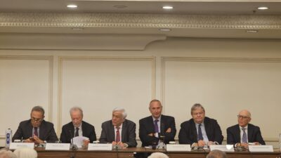 Π. Παυλόπουλος: Το “μετέωρο βήμα” της Ανθρωπότητας μπροστά στο κρίσιμο ζήτημα της Τεχνητής Νοημοσύνης