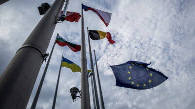 Το τελευταίο της χαρτί παίζει η Συμμαχία των Προθύμων, Κώστας Μελάς