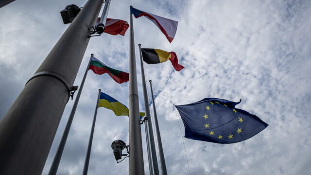 Το τελευταίο της χαρτί παίζει η Συμμαχία των Προθύμων, Κώστας Μελάς