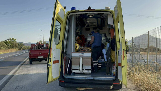 Ηράκλειο: Οδηγός μηχανής παρέσυρε πεζή και σκότωσε τον σκύλο της