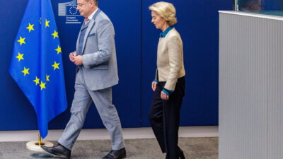 Politico: Δύο στρατόπεδα στις Βρυξέλλες για την χρηματοδότηση της Ουκρανίας – Ευρωομόλογο αντί Euroclear;