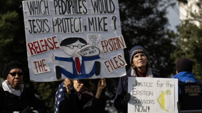 Σκάνδαλο Επστάιν: Στη δημοσιότητα χιλιάδες "καυτά" έγγραφα - Οι αναφορές για Κλίντον, Τζάγκερ, Τζάκσον