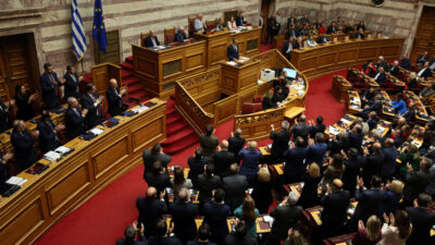 Η γελοιοποίηση της πολιτικής... Λέανδρος Ρακιντζής