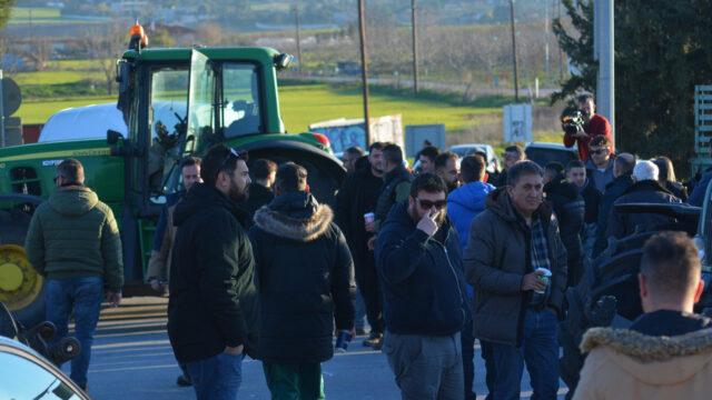 Ρεβεγιόν στα μπλόκα: Συνεχίζουν τον αγώνα οι αγρότες - Οι επόμενες κινήσεις της κυβέρνησης