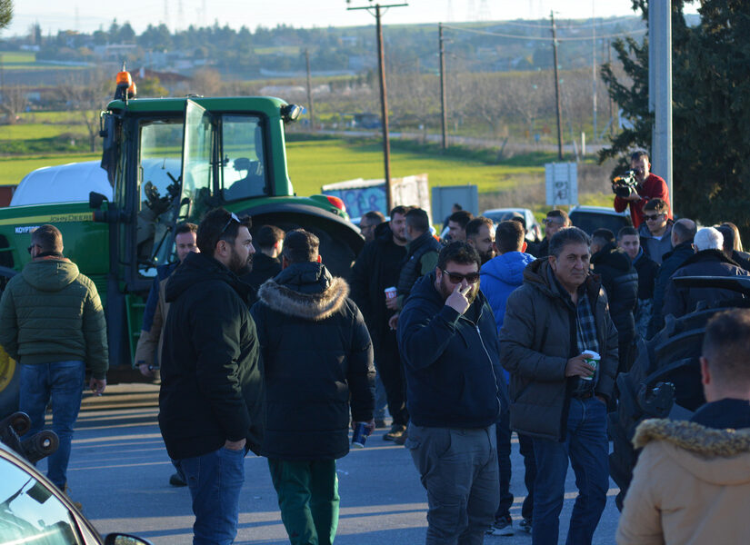 Ρεβεγιόν στα μπλόκα: Συνεχίζουν τον αγώνα οι αγρότες - Οι επόμενες κινήσεις της κυβέρνησης