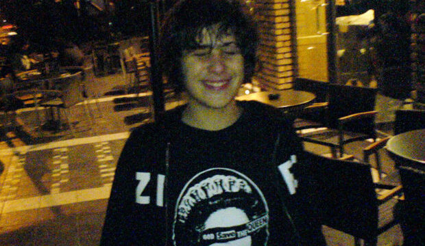 Επεισόδια στα Εξάρχεια – Η αστυνομία εμπόδισε την πρόσβαση της πορείας στο μνημείο του Γρηγορόπουλου