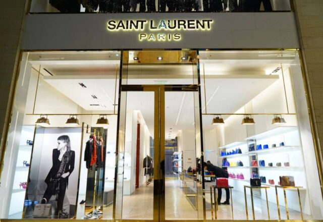 Σε γκαλερί σύγχρονης Τέχνης παραπέμπει η νέα μπουτίκ Saint Laurent στο Παρίσι