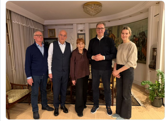 Το πατρικό του Βούτσιτς επισκέφθηκε ο Δένδιας