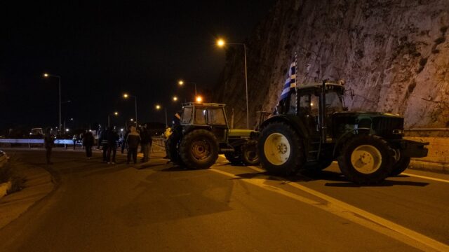 Κλιμάκωση των μπλόκων αποφάσισαν οι αγρότες – Τρακτέρ και στους δρόμους των Βρυξελλών! (video)