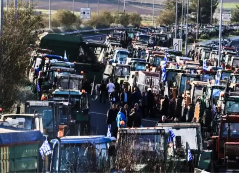 Κλιμακώνουν τις κινητοποιήσεις τους οι αγρότες – Νέα μπλόκα σε όλη τη χώρα