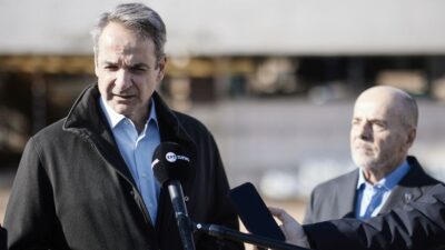 Τα ξαναβρήκαν Μητσοτάκης-Αλαφούζος! – Ένα καυγαδάκι ήταν και πάει! Κόμπρα