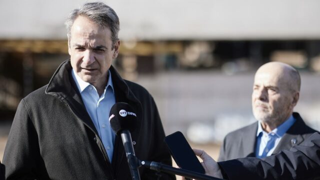 Τα ξαναβρήκαν Μητσοτάκης-Αλαφούζος! – Ένα καυγαδάκι ήταν και πάει! Κόμπρα