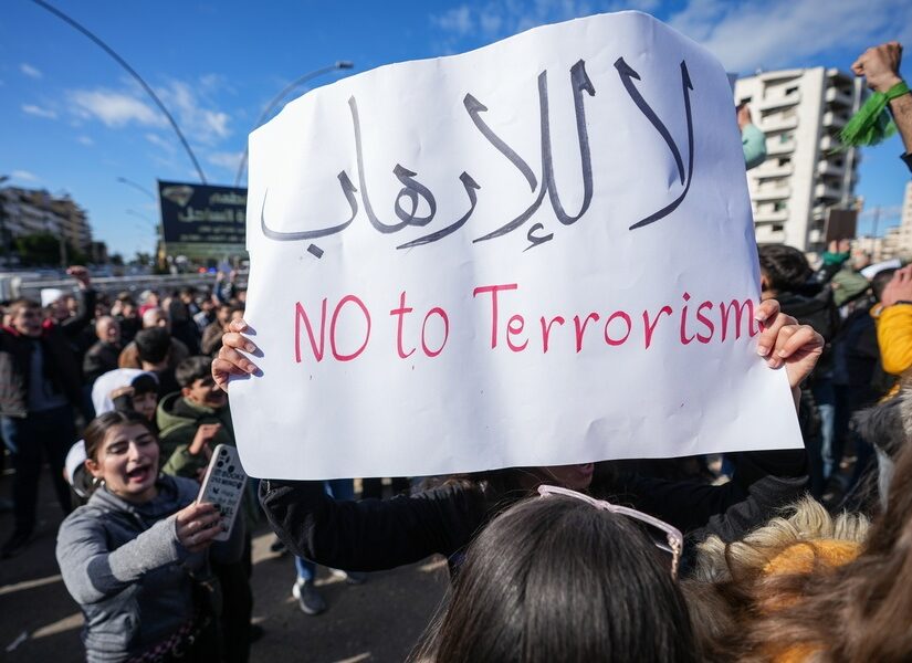 Η Δαμασκός καταπνίγει διαδηλώσεις Αλαουιτών – Τεταμένο κλίμα στην Συρία