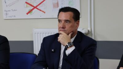 Δεν τα... έψαλλαν στον Άδωνι! Κόμπρα