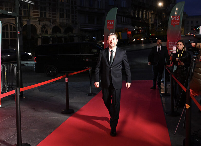 Κάντε ησυχία, το ΠΑΣΟΚ κοιμάται!