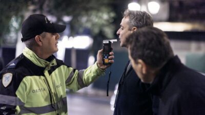 Μπέρδεψε τα μπλόκα ρε παιδιά ο Κυριάκος... Κόμπρα