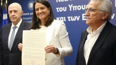 Συλλογικές Συμβάσεις: Η πραγματικότητα πίσω από τους πανηγυρισμούς