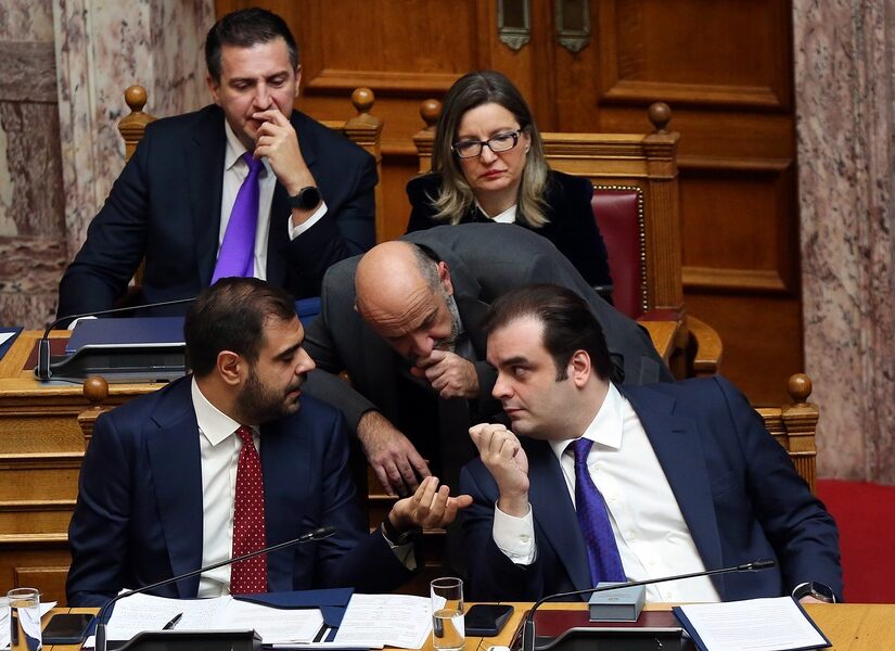 Σε γολγοθά τα επόμενα χρόνια η ελληνική οικονομία, Κώστας Μελάς