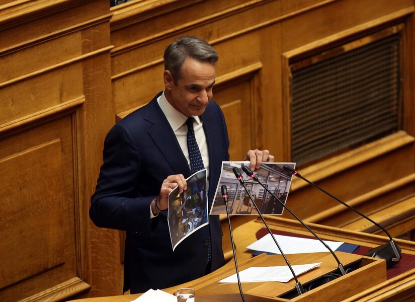 Πολύ Φραπέ πίνουν εκεί στο Μαξίμου!