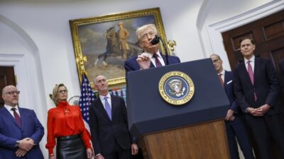 Προκλήσεις για την Ελλάδα εγείρει η εποχή Τραμπ, Παναγιώτης Σφαέλος