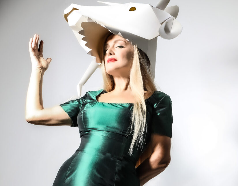 Lia Hide παρουσίαση νεου άλμπουμ, «Aristophobia Nervosa» στο Theatre Of The NO