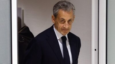 Ο Σαρκοζί πρόλαβε να γράψει και βιβλίο για την φυλάκισή του