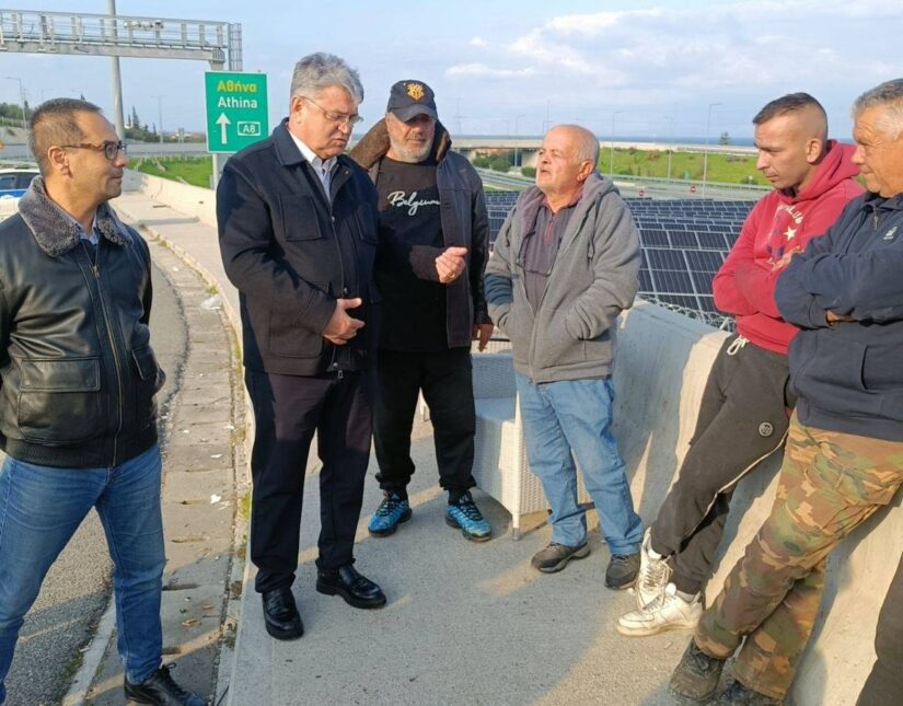 Στο μπλόκο των αγροτών στο Κιάτο ο πρόεδρος της Νίκης