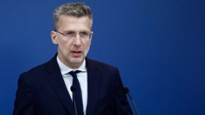 ΠΑΣΟΚ: Η κατάθεση του Σκέρτσου συνοψίζει την υποκρισία της Κυβέρνησης- ΣΥΡΙΖΑ: Ανίδεος ο Σκέρτσος παρότι “άριστος”