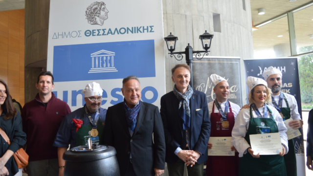 Με ρεκόρ επισκεπτών η Χριστουγεννιάτικη γαστρονομική αγορά στο Δημαρχείο Θεσσαλονίκης