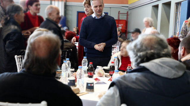 Χάρης Δούκας: «Κάνουμε πράξη τη δέσμευσή μας. Κανείς δεν μένει μόνος στην πόλη μας, κανείς δεν είναι αόρατος»