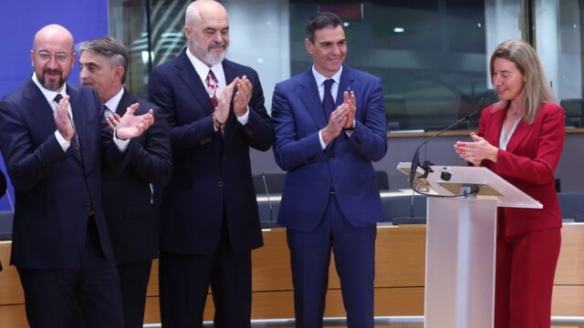 Η ενδημική διαφθορά των ευρωπαϊκών ελίτ αγκαλιά με τη δυτική υποκρισία, Γιώργος Βενέτης