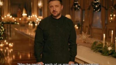 “Ολοι ευχόμαστε να πεθάνει” έγραψε στο χριστουγεννιάτικο μήνυμά του ο Ζελένσκι για τον Πούτιν