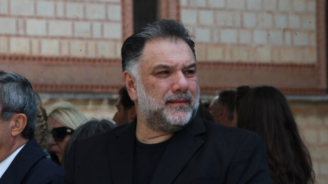 Γρηγόρης Αρναούτογλου: Πέθανε η μητέρα του