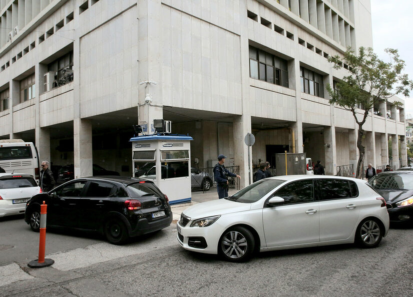 Αγ. Παντελεήμονας: Τέσσερις συλλήψεις για απάτες – Κατασχέθηκαν πάνω από 38.000 ευρώ