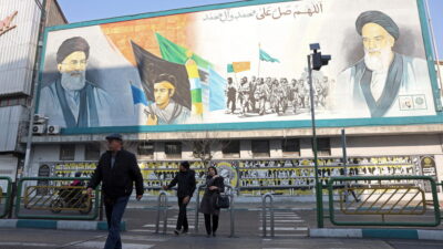 "Φλέγεται" το Ιράν – Χαμενεΐ: "Αλαζόνας ο Τραμπ, να ασχοληθεί με τα προβλήματα των ΗΠΑ"