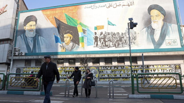 "Φλέγεται" το Ιράν – Χαμενεΐ: "Αλαζόνας ο Τραμπ, να ασχοληθεί με τα προβλήματα των ΗΠΑ"