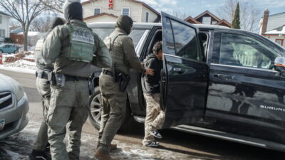 ΗΠΑ: Μέλος της ICE πυροβολεί και τραυματίζει Βενεουελάνο μετανάστη στη Μινεάπολη