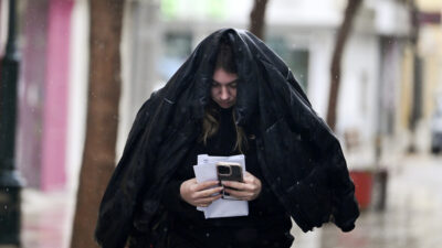 Καιρός: Έρχονται ισχυρές βροχές και καταιγίδες – Σε "πορτοκαλί" συναγερμό η χώρα