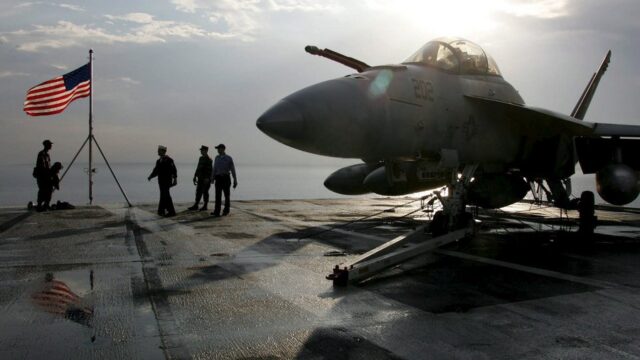 Σε συναγερμό η Μέση Ανατολή: Ο Τραμπ στέλνει "αρμάδα" στο Ιράν - Νέες απειλές από Τεχεράνη