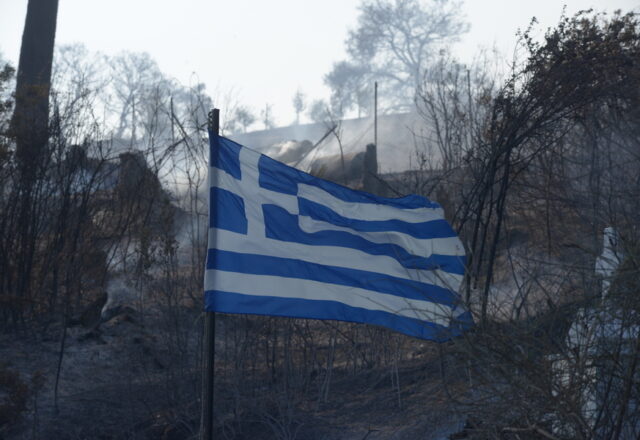 Η ανάπηρη ανεξαρτησία ως διαρκές χαρακτηριστικό του ελληνικού κράτους, Λουκάς Αξελός (κόμμα)